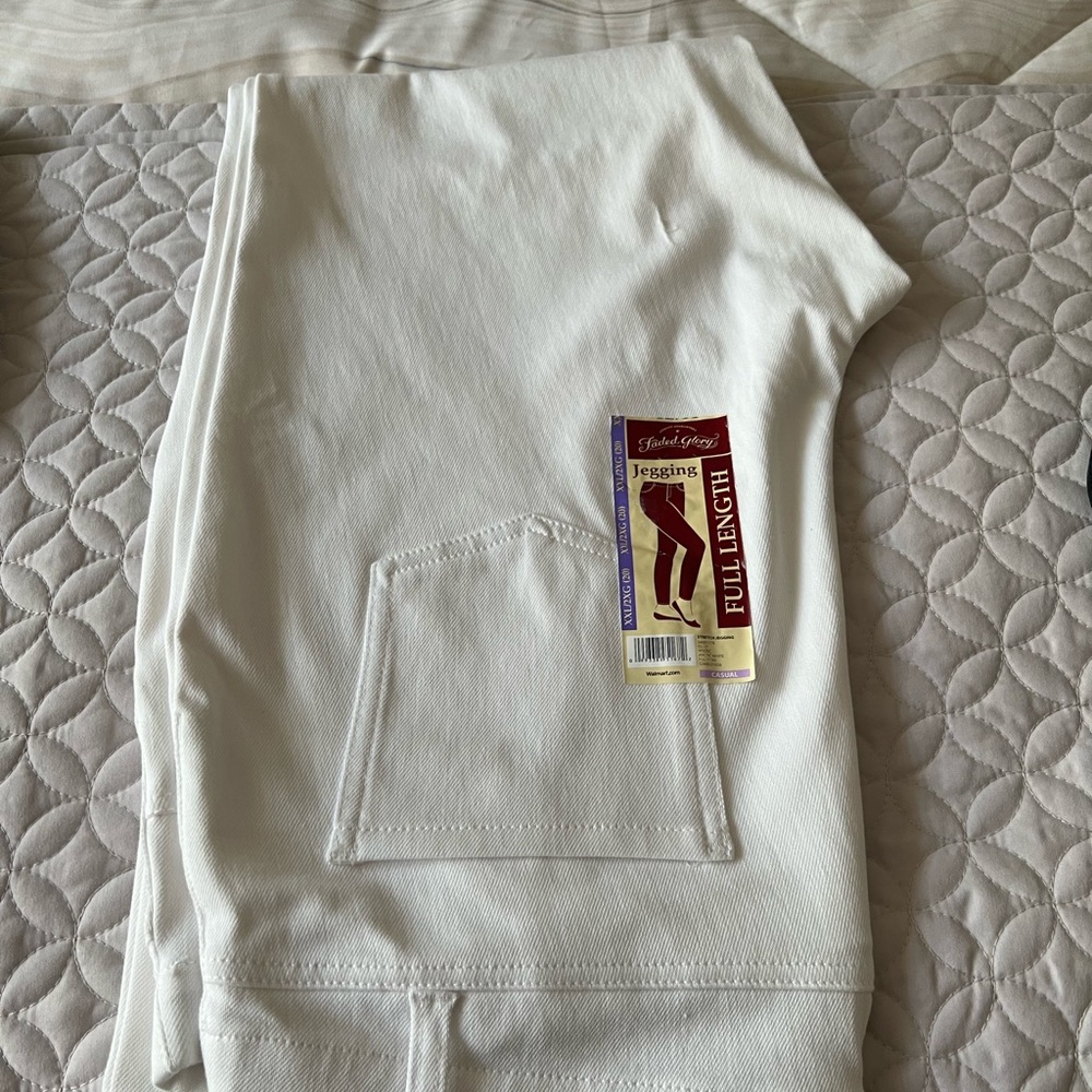 Brand new with tags stretch jegging..